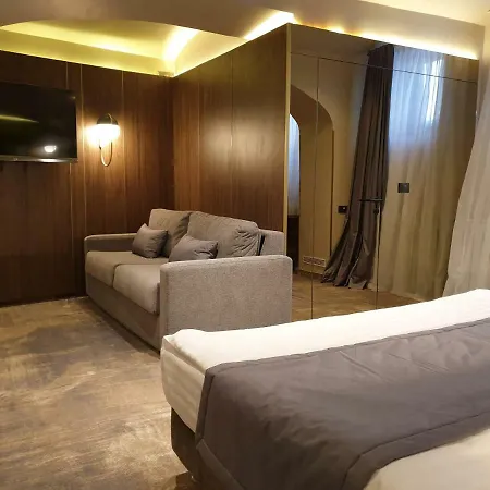 Siago Hotel 3*